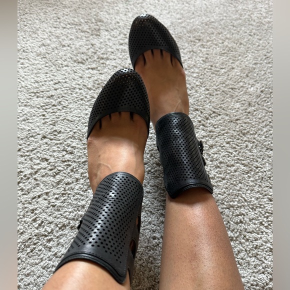 BCBGMAXAZRIA Runway Heels - Picture 12 of 12